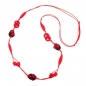 Preview: Halskette Kunststoffperlen Kieselstein rot-schwarz Kordel rot 100cm, ohne Dekoration