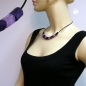 Mobile Preview: Halskette Schrägperle Kunststoff lila-seidig und flieder-marmoriert Vollgummi schwarz 45cm