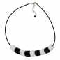 Preview: Halskette Schrägperle Kunststoff weiß-glänzend und schwarz-glänzend Vollgummi schwarz 45cm, ohne Dekoration