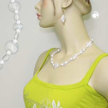 Halskette 18mm und 23mm Scheiben Kunststoff wachsweiß und Perlen weiß 50cm