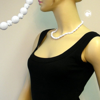 Halskette 2 verschiedene Kunststoffperlen im Wechsel weiß-glänzend 45cm
