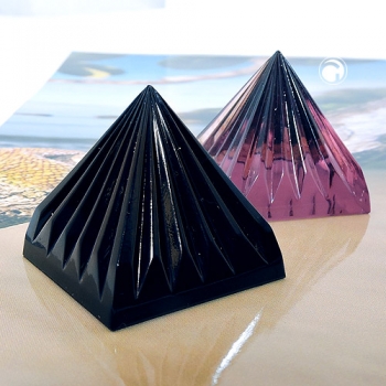 Set Tischdekoration 28x30mm 3 kleine Pyramiden aus Glas 2x schwarz 1x lila