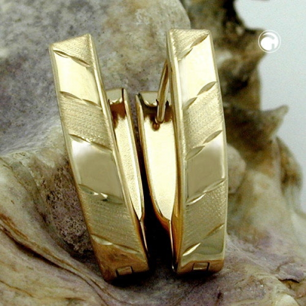 Creole Ohrring 18,5x4mm Klappscharnier V-Form spitzoval diamantiert 9Kt GOLD